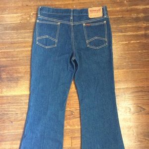 FLASH SALE! Vintage Hi-Waisted Flared Jeans.